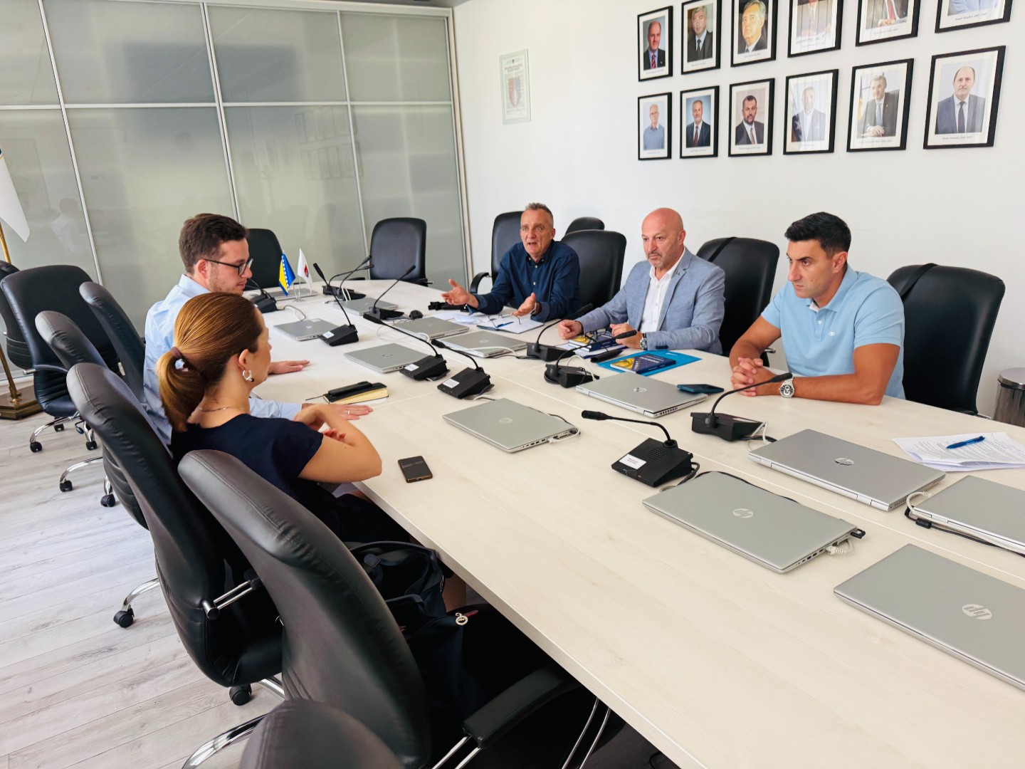 Održan sastanak Sindikata državnih službenika i Vlade KS: Fokus na Aneks Kolektivnog ugovora