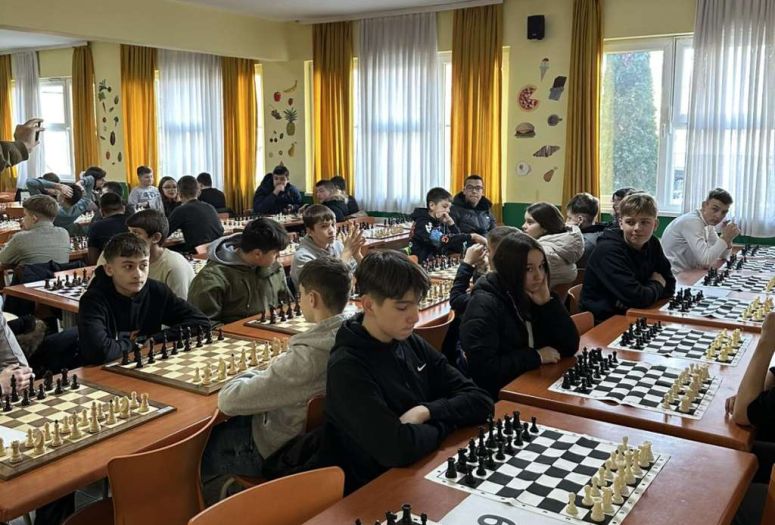 Održana osma smotra najboljih mladih šahista Tuzlanskog kantona