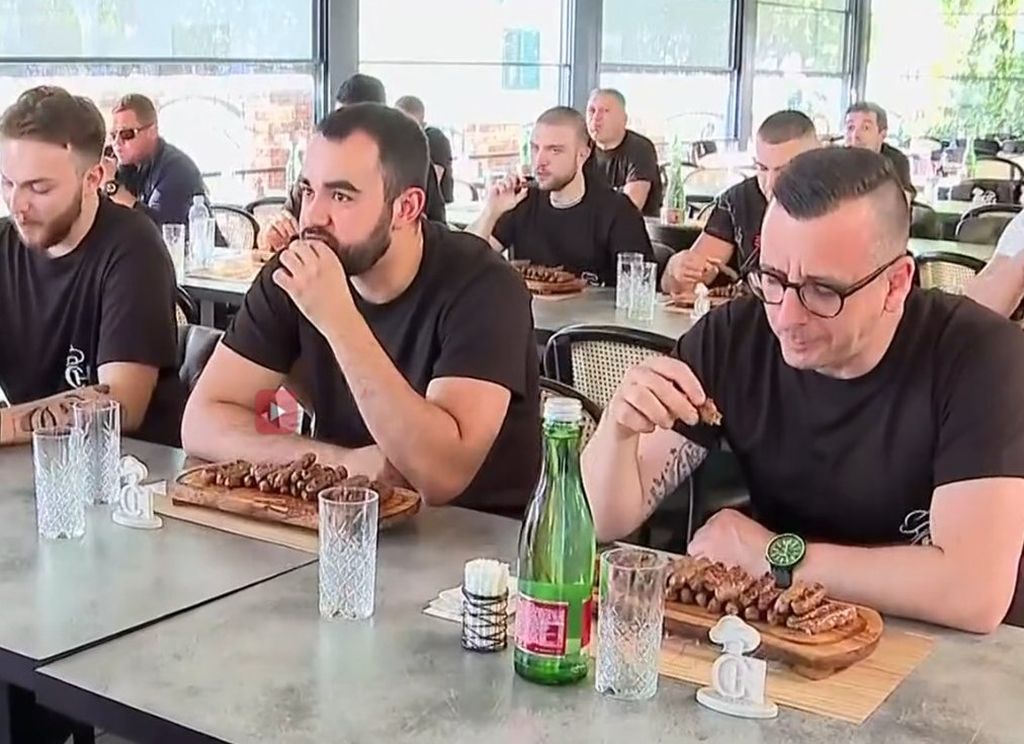 Održano takmičenje u jedenju ćevapa u Hrvatskoj: Prvak pojeo 90 komada