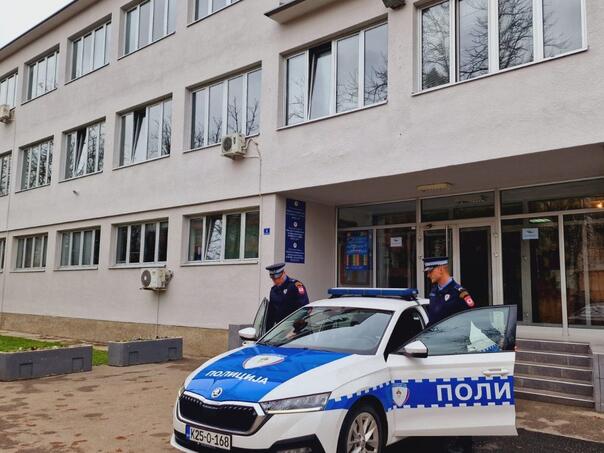 Oglasila se policija: U požaru u Kozarcu stradalo dijete