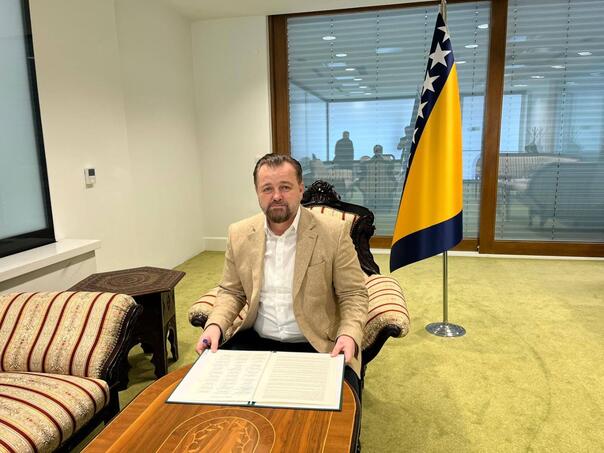 Ogrešević: Nećemo liječiti komplekse hudog Amidžića...