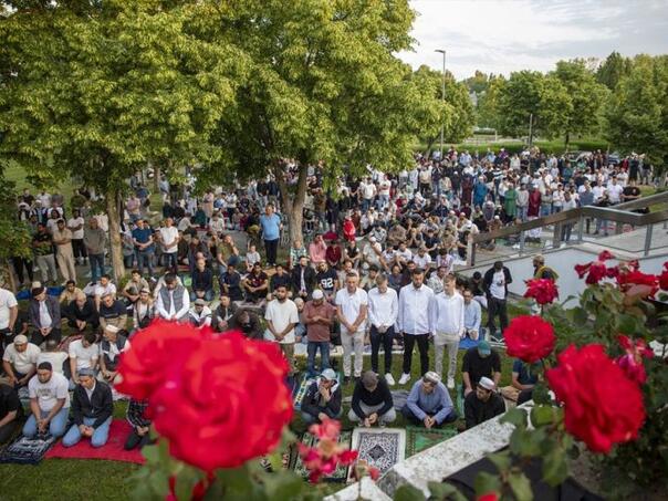 Ogroman broj vjernika klanjao Bajram namaz u Zagrebu