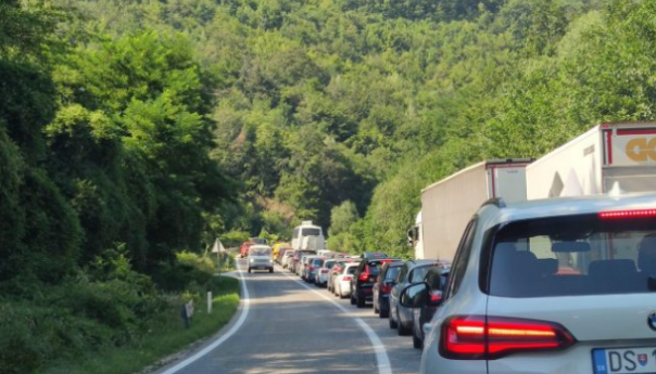 Ogromne gužve na dionici Tarčin – Konjic, počela izgradnja kružnog toka