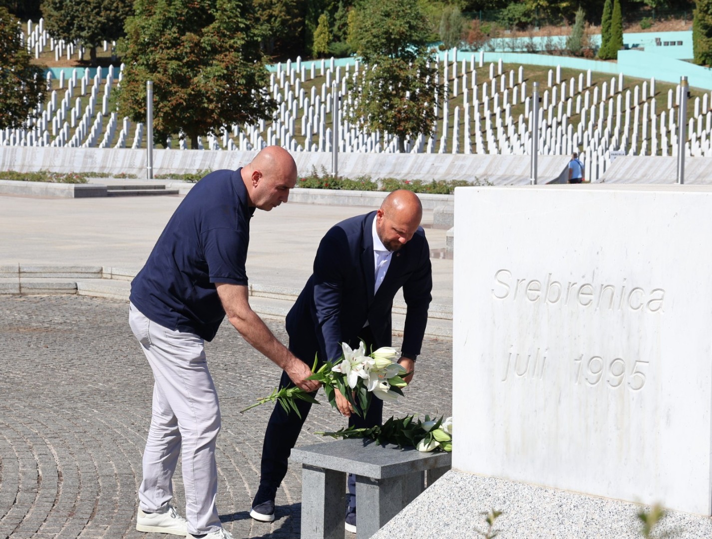 Okerić i Osmanović u Srebrenici: KS nastavlja snažno podržavati čuvanje istine o genocidu