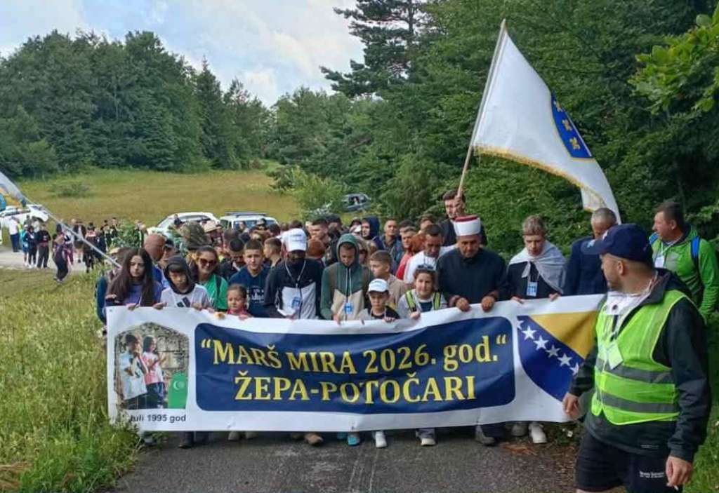 Oko 250 učesnika Marša mira krenulo iz Žepe ka Potočarima