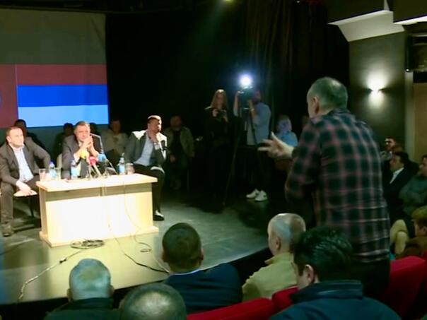 Okršaj na tribini u Istočnom Sarajevu, opozicija u publici iznenadila Dodika