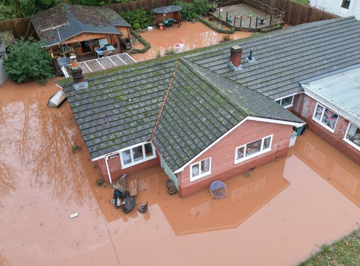 Oluja Claudia nastavlja harati Velikom Britanijom: Mnogi ostali bez struje