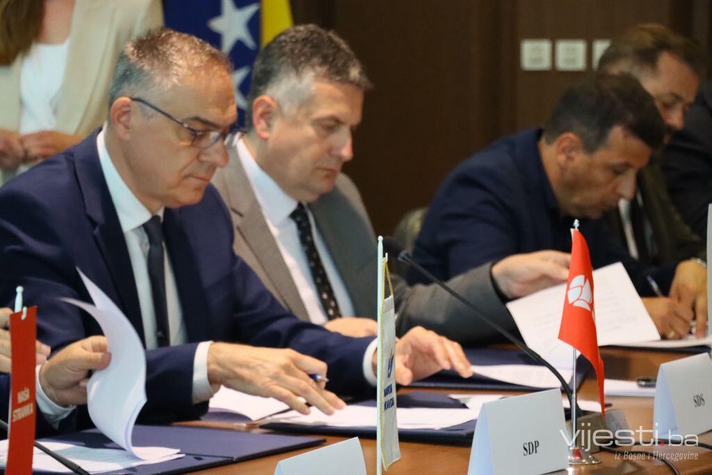 Opozicija iz RS uputila poziv HDZ-u i poruku SNSD-u