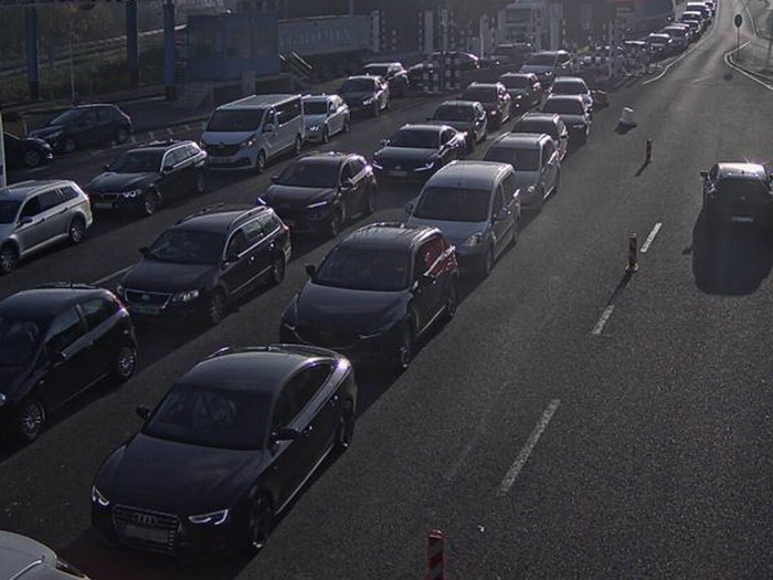 Oprez zbog magle i odrona, duge kolone vozila na izlazu iz BiH na graničnim prelazima