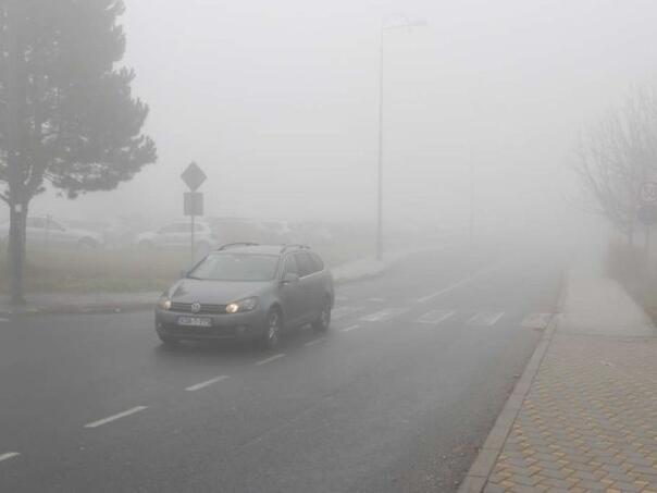 Oprez zbog magle na pojedinim dionicama i kotlinama te preko planinskih prevoja