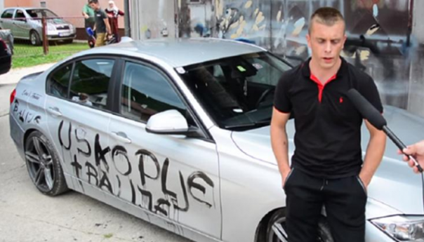 Adis Pokvić optužen za pisanje prijetnji i uvredljivih grafita na svom vozilu i kući