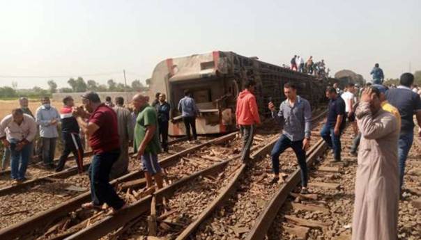 Osam mrtvih i više od 100 povrijeđenih u željezničkoj nesreći u Egiptu