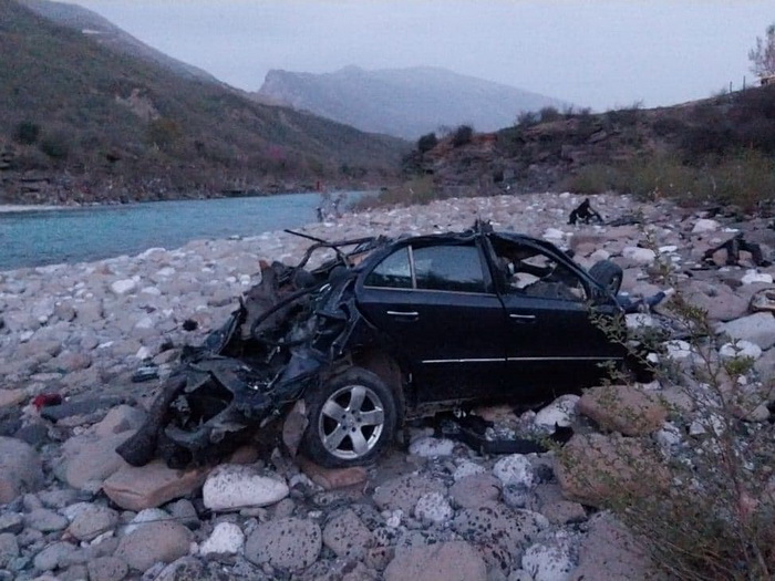 Osam poginulih u padu automobila u rijeku u Albaniji