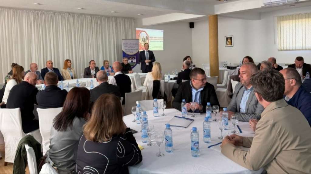 OSCE i institucije USK jačaju ulogu direktora u provedbi kurikularne reforme