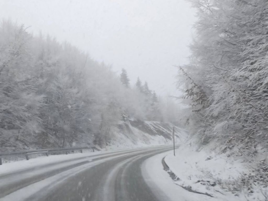 Osjetno zahlađenje zahvatilo BiH, snijeg već prekrio planine