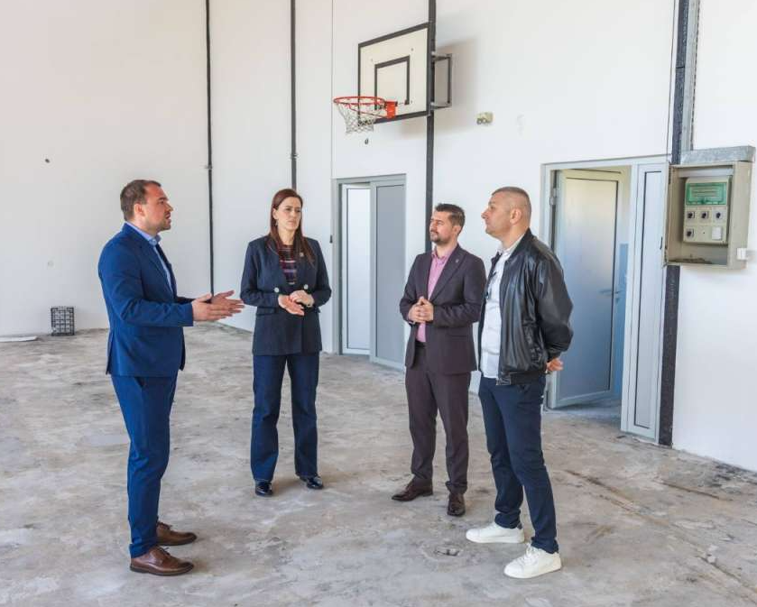 Osmankić i Jakšić obišli radove: 290 hiljada KM za obnovu sale Gimnazije u Bihaću