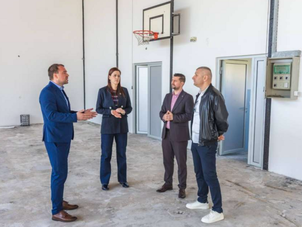 Osmankić i Jakšić obišli radove: 290 hiljada KM za obnovu sale Gimnazije u Bihaću