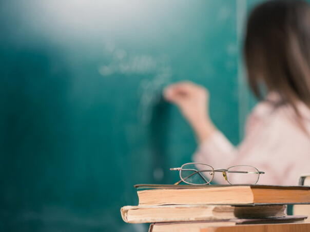 Osnovna neto plata nastavnika u RS-u od 1. januara 1.915 KM