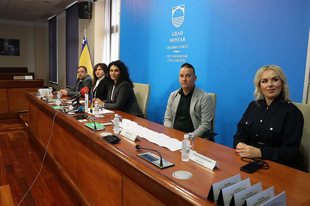 Otkrivena imena koja će zabavljati Mostarce za Novu godinu, advent...
