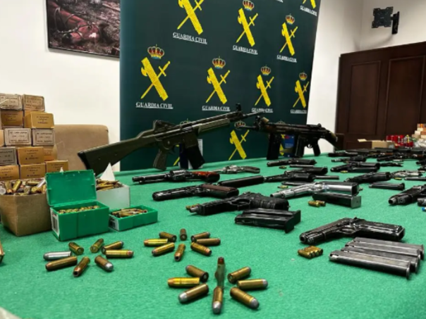 Otkrivene ilegalne fabrike oružja, uhapšeno 10 ljudi