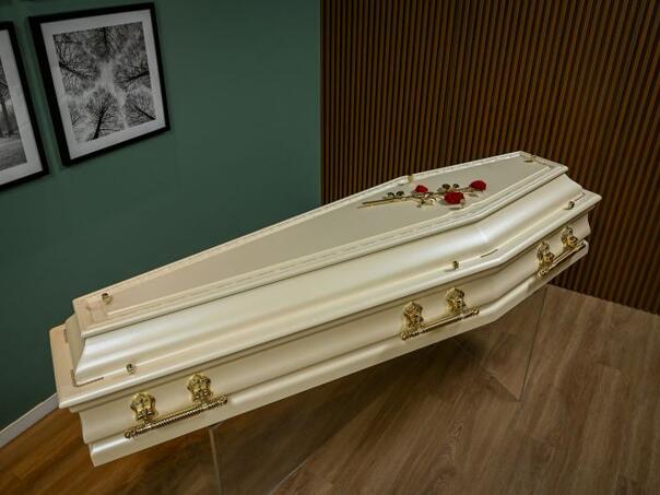 Jezivi detalji smrti influenserice: Živa stavljena u kovčeg?