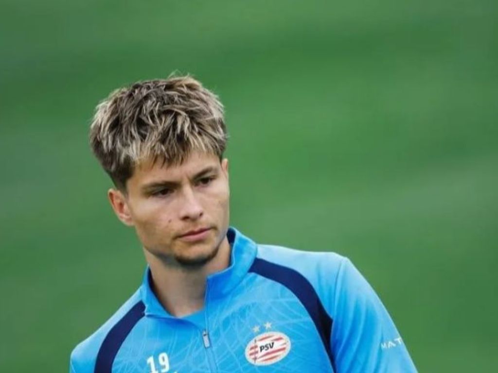Otkriveno zašto je Bajraktarević završio u drugom timu PSV-a