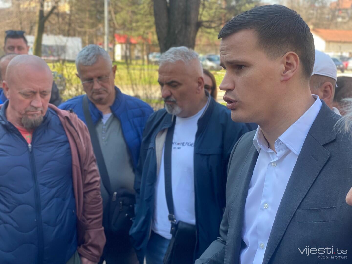 Radnici Koksare izašli na ulice: Traže plate i otpremnine