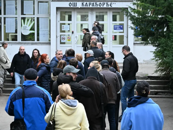 Otvorena birališta u Srbiji: Više od 6,4 miliona građana bira 250 zastupnika