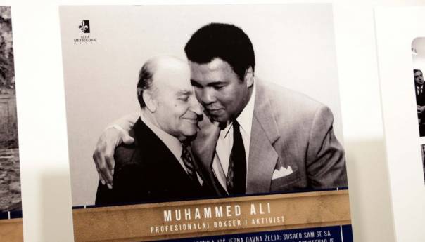 Otvorena izložba fotografija 'Alija Izetbegović, prijatelji i saradnici'