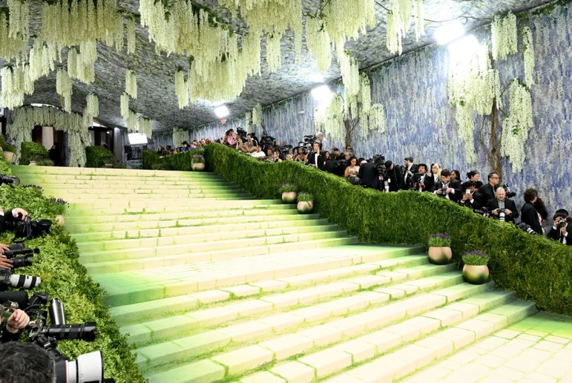 Ovakav crveni tepih se ne pamti: Met Gala 2026 u znaku vrtne estetike