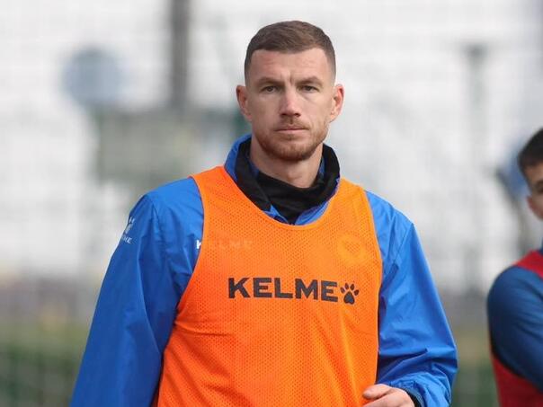 Ovo je plan Schalkea za transfer Džeke: Procurili detalji ugovora