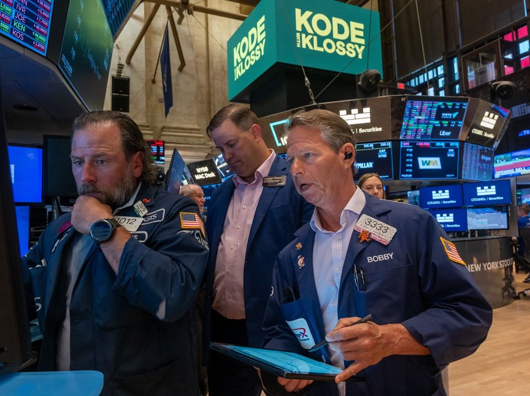 Wall Street tone zbog Trumpovih najava carina, Tesla gubi milijarde!