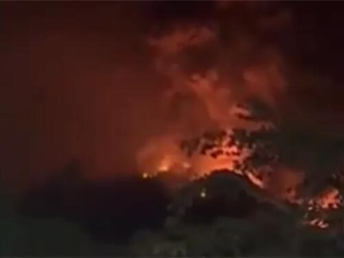 Pakao na zemlji: Vulkan izbacuje vruće eksplozivne oblake