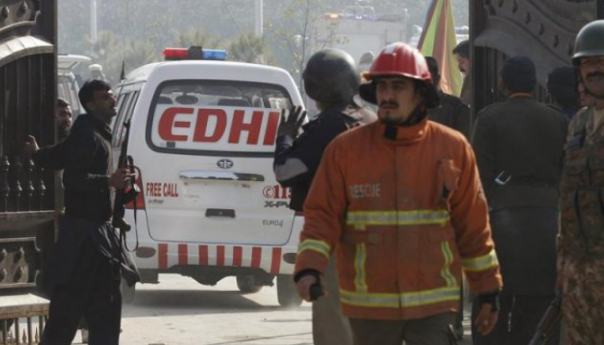 Pakistan: Najmanje 13 mrtvih u saobraćajnoj nesreći
