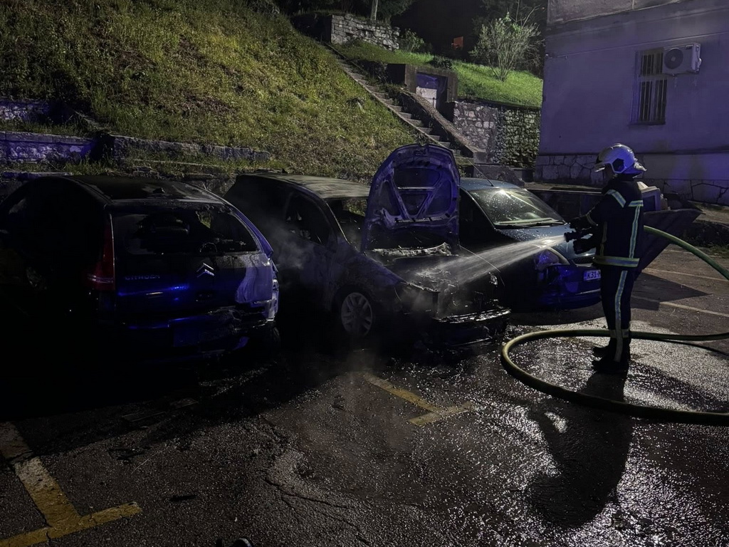 Paljenje automobila u Mostaru dobija epilog: Privedena još jedna osoba