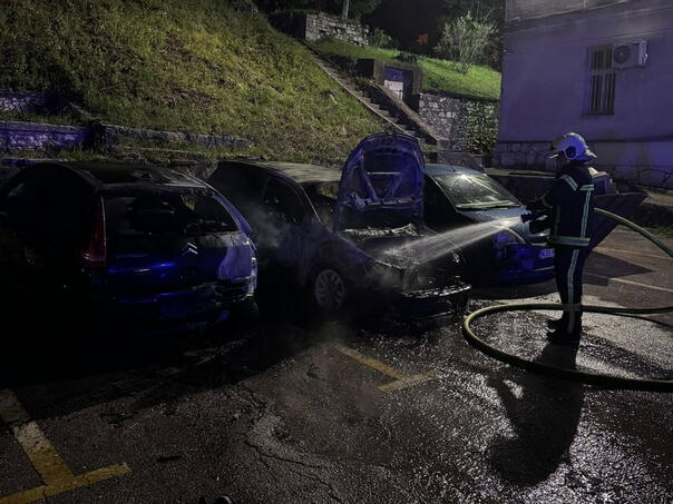 Paljenje automobila u Mostaru dobija epilog: Privedena još jedna osoba