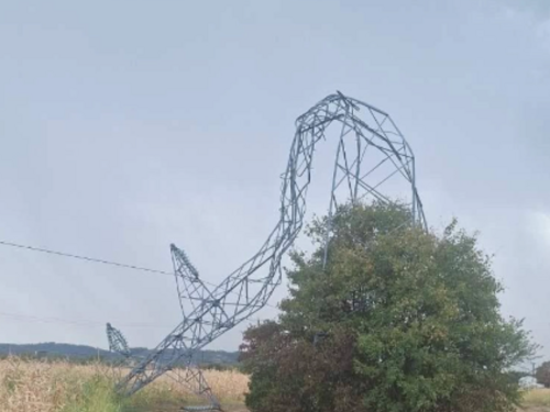 Palo nekoliko dalekovoda od Bosanske Dubice do Banjaluke