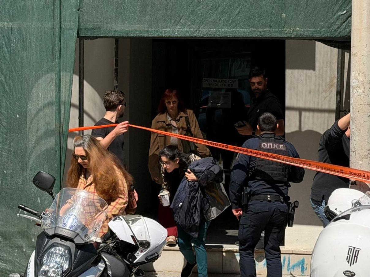 Panika u Atini: Naoružani napadač otvorio vatru na institucije, više ranjenih