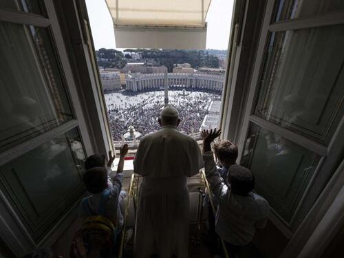 Papa Franjo: Bolje biti grešnik nego korumpiran