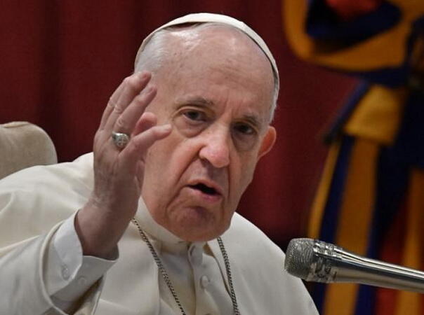 Papa Franjo proveo noć u bolnici, temperatura opala