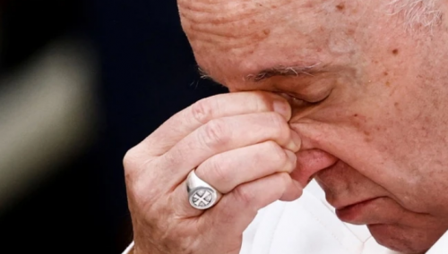 Papa se slomio i zaplakao kad je tijekom molitve spomenuo Ukrajinu