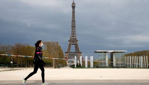 Pariz proglašen crvenom zonom zbog visokog rizika od zaraze koronavirusom