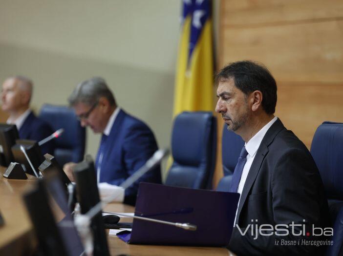 Parlament BiH danas o kešu za Čavaru i migrantima u Blažuju