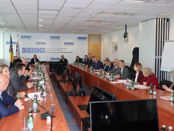 Parlamentarci OSCE-a pozivaju na jedinstvo i reforme u Bosni i Hercegovini