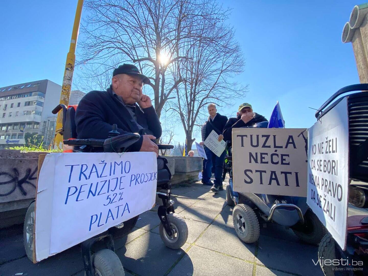 Penzioneri u Tuzli poručili: Dostojanstvo u starosti nije privilegija
