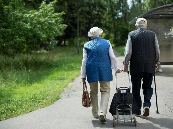 Penzionerima prijeti privremena obustava penzija iz FBiH