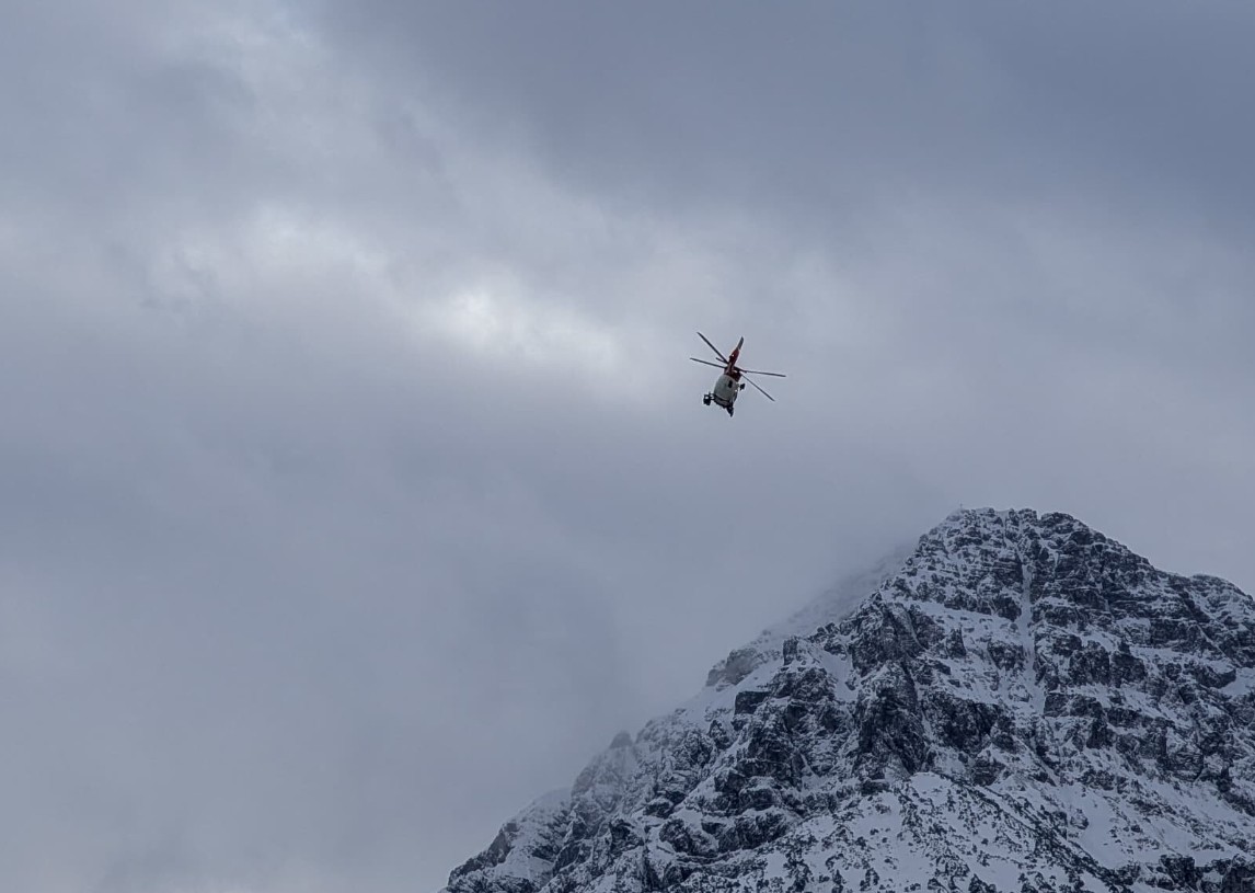 Pet osoba poginulo u lavinama u austrijskim Alpama