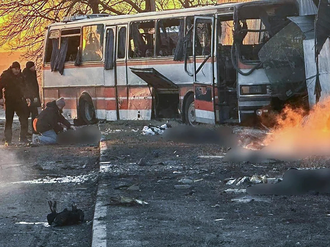Pet osoba poginulo u napadu na autobus u Ukrajini