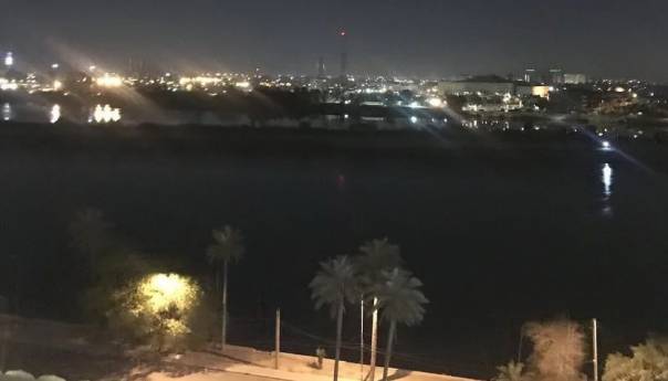 Pet raketa pogodilo područje u blizini Američke ambasade u Bagdadu