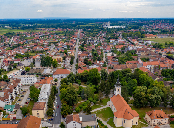 Petrinja: Automobil pao sa dizalice i usmrtio čovjeka